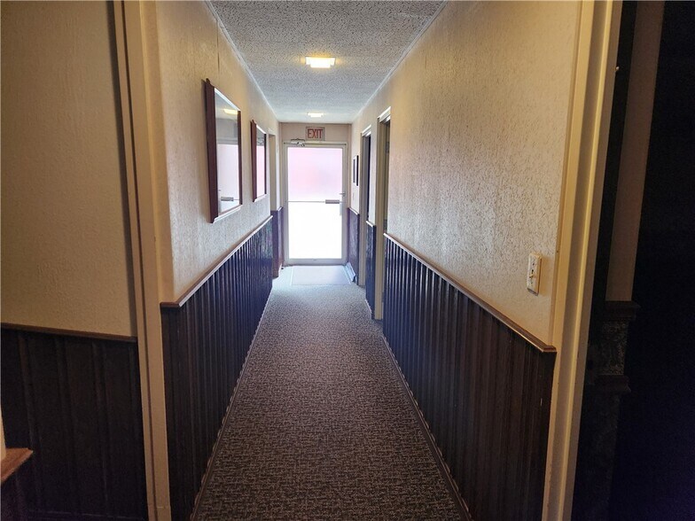 More Photos Of 104 Main St, Black River Falls Flex For Sale