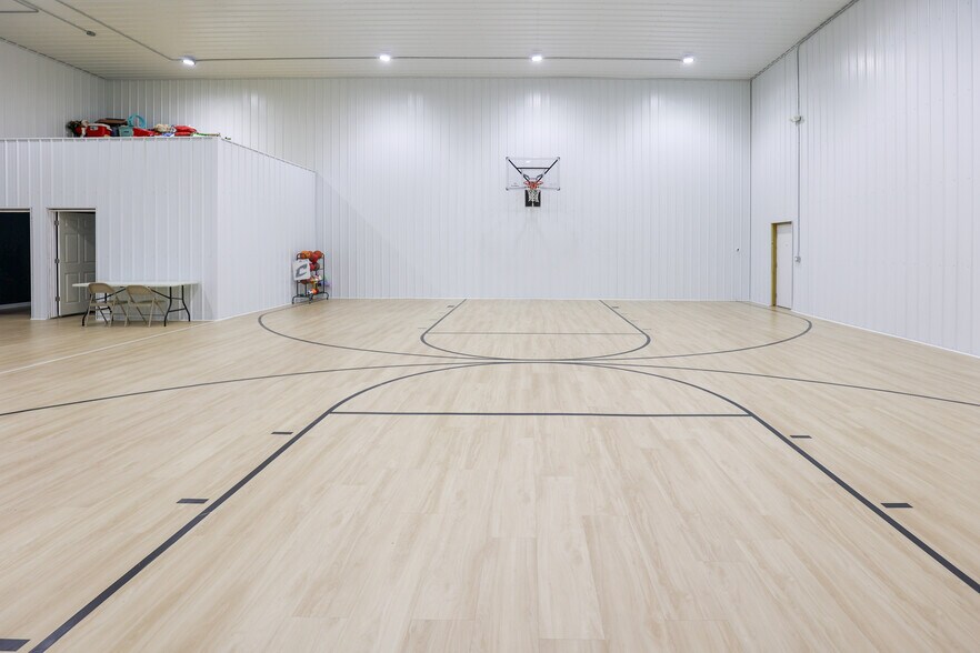 More Photos Of 240 Ball Park Loop, Ledbetter Flex For Sale
