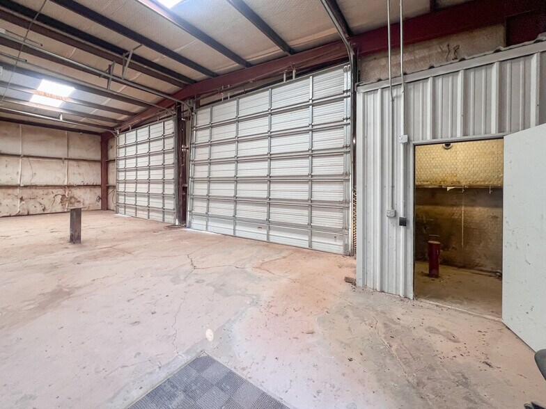 More Photos Of 6610 E Hwy 80 & 6618 E Hwy 80, Midland Industrial For Sale