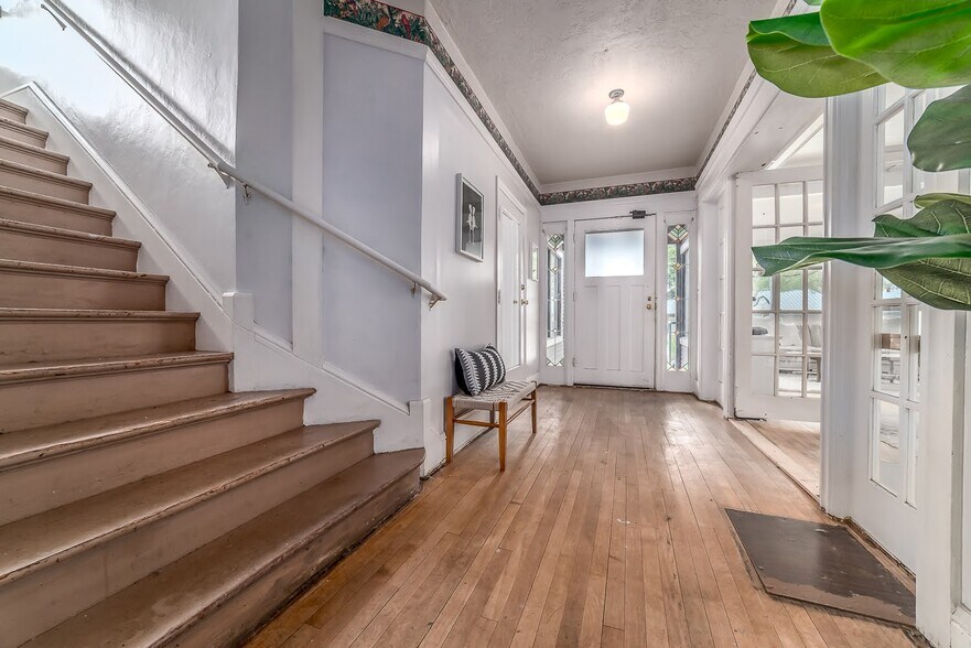 More Photos Of 354 W 6th Ave, Eugene Storefront Retail Office For Sale