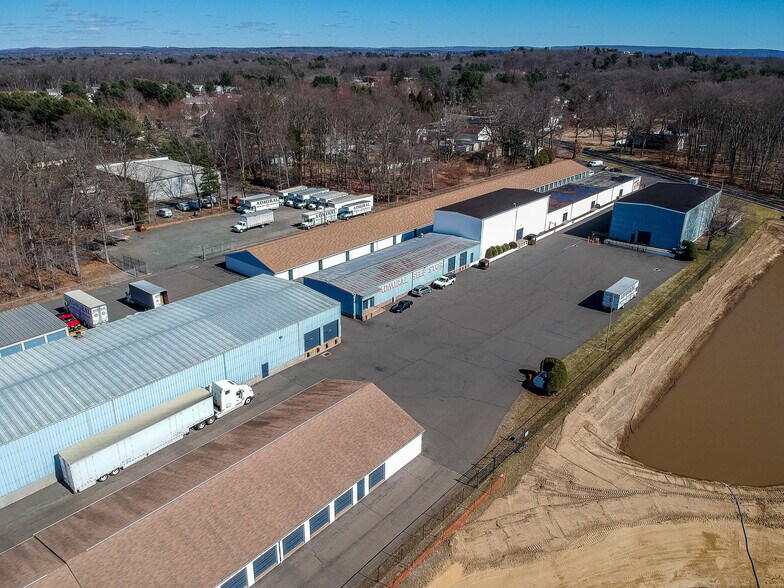 More Photos Of 410-428 Ellington Rd, South Windsor Self Storage For Lease