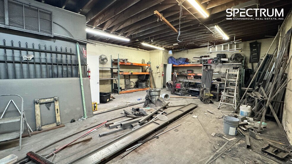 More Photos Of 7744-7754 Deering Ave, Canoga Park Service For Lease