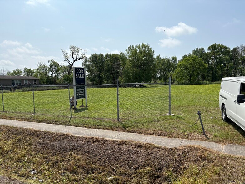 Primary Photo Of 330 Victoria Dr, Houston Land For Sale