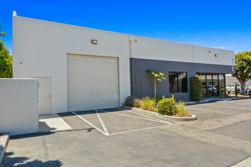 More Photos Of 2296 N Batavia St, Orange Warehouse For Sale
