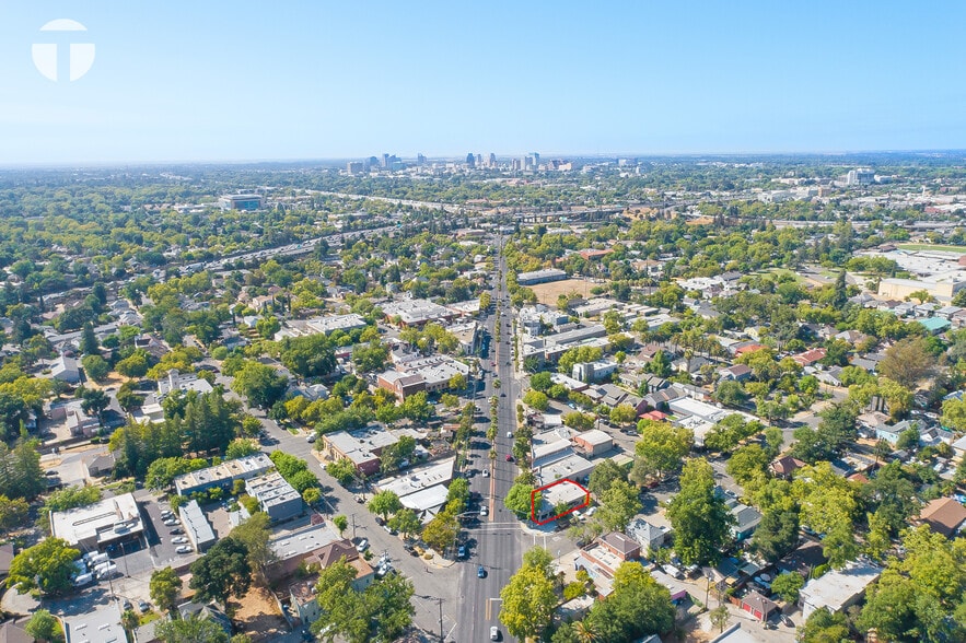 More Photos Of 3527 Broadway, Sacramento Storefront For Sale