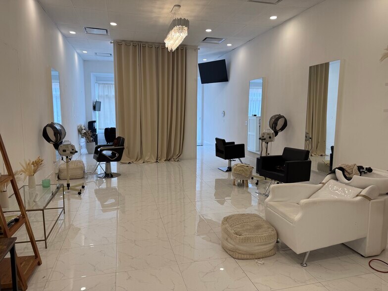 More Photos Of 40 Wall St, Norwalk Freestanding For Lease