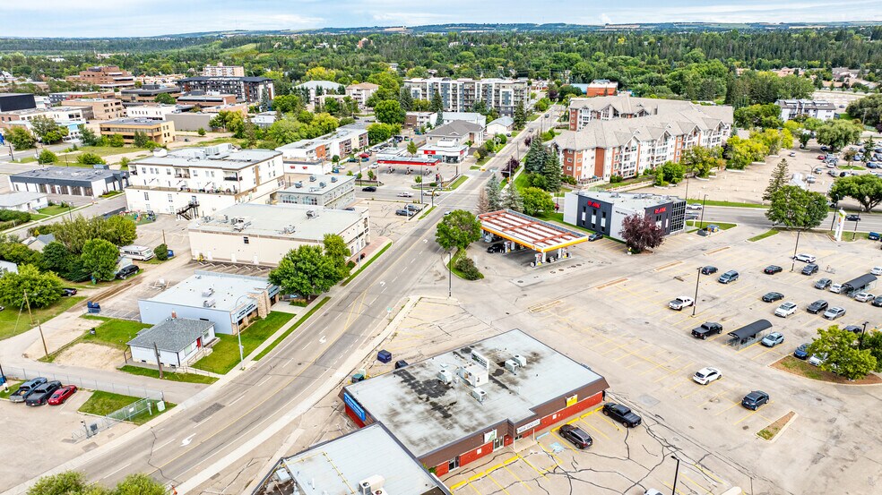More Photos Of 4419 50 Ave, Red Deer Storefront Retail Office For Lease