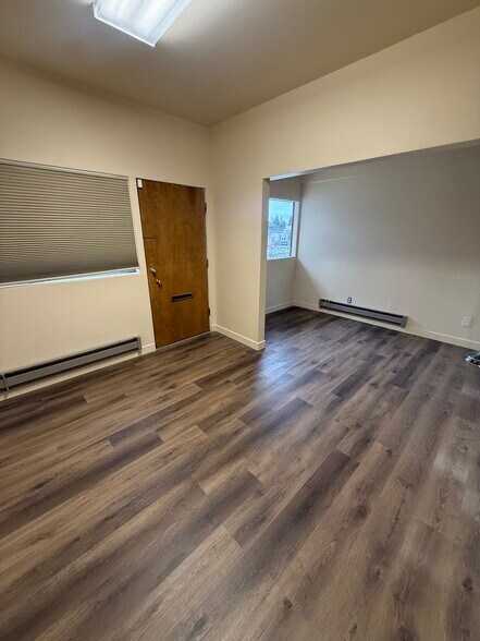 More Photos Of 8535-8537 Phinney Ave N, Seattle Medical For Lease