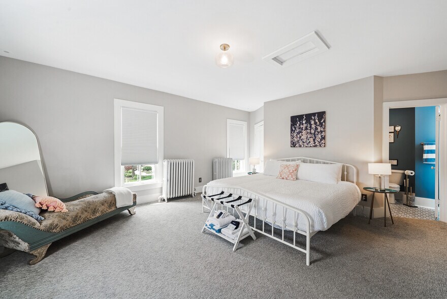 More Photos Of 371 Water St, Excelsior Hospitality For Sale