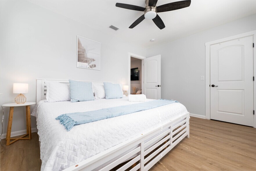 More Photos Of 404 Margaret St, Neptune Beach Multifamily For Sale