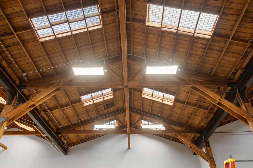 More Photos Of 1000 Calcot Pl, Oakland Warehouse For Lease