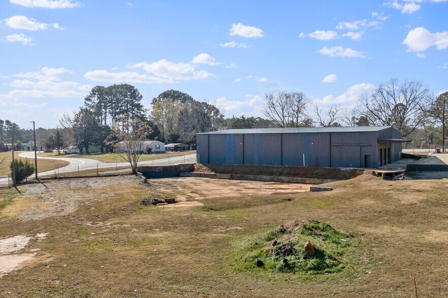 More Photos Of 207 N Kenneth St, Walhalla Warehouse For Lease