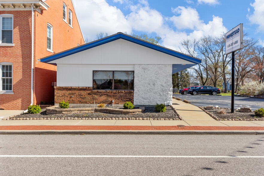 Primary Photo Of 134 S Main St, Columbia Drugstore For Sale