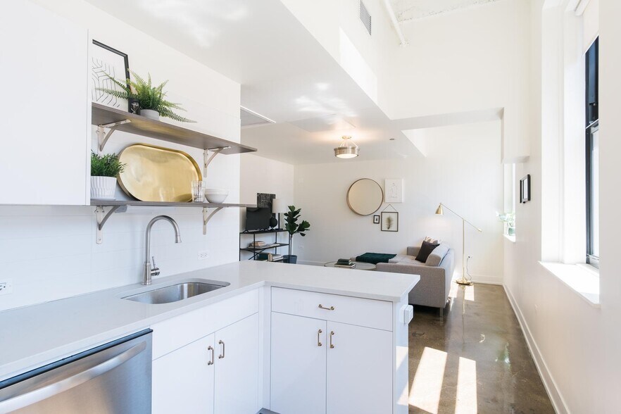 More Photos Of 30 E Adams St, Chicago Apartments For Lease