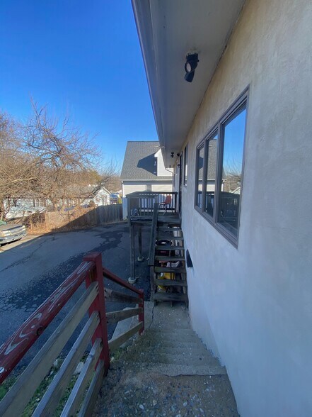 More Photos Of 130 E Brookhaven Rd, Brookhaven Medical For Sale