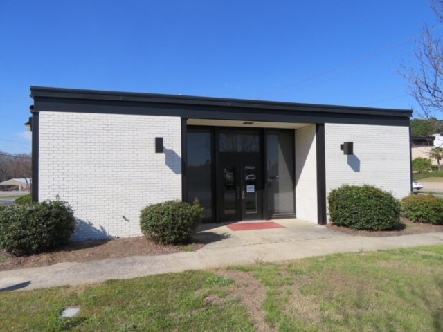 More Photos Of 2500 Charleston Hwy, Cayce Bank For Lease