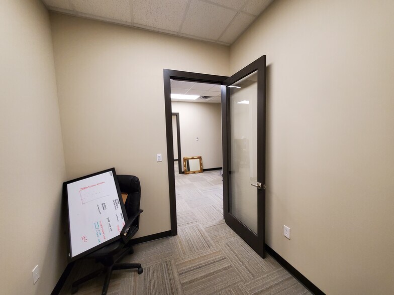 More Photos Of 4725 College Park, San Antonio Office For Lease