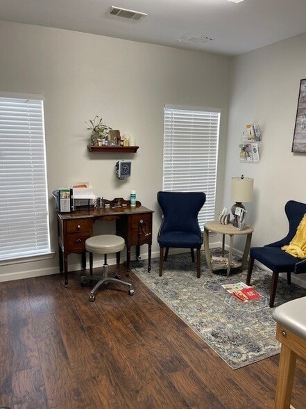 More Photos Of 215 North St, Denham Springs Office For Lease