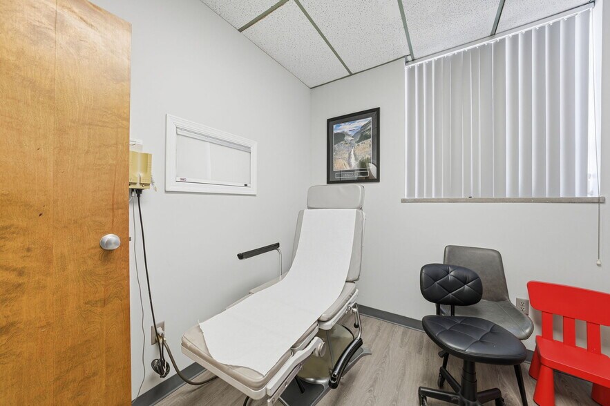 More Photos Of 299 Forest Ave, Paramus Office For Sale