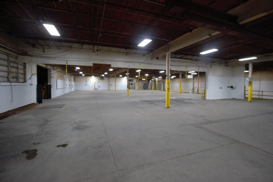 More Photos Of 2025 Brighton Henrietta Town Line Rd, Rochester Manufacturing For Lease