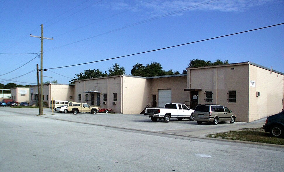 More Photos Of 1701-1717 Acme St, Orlando Warehouse For Lease