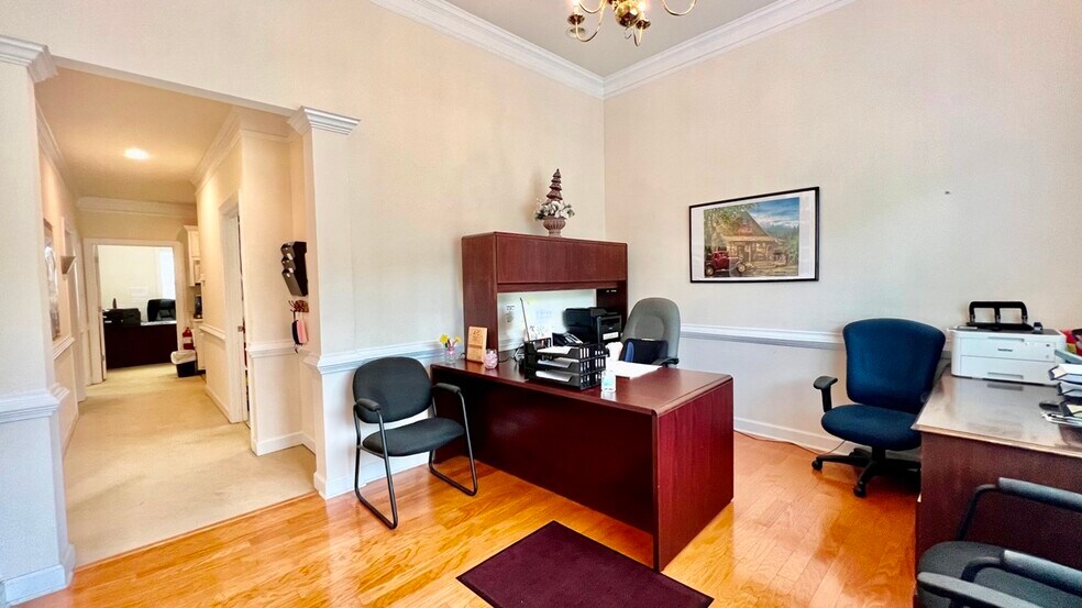 More Photos Of 2450 Atlanta Hwy, Cumming Coworking Space