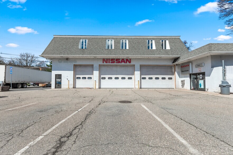 More Photos Of 805 Lafayette Ave, Hawthorne Auto Repair For Sale