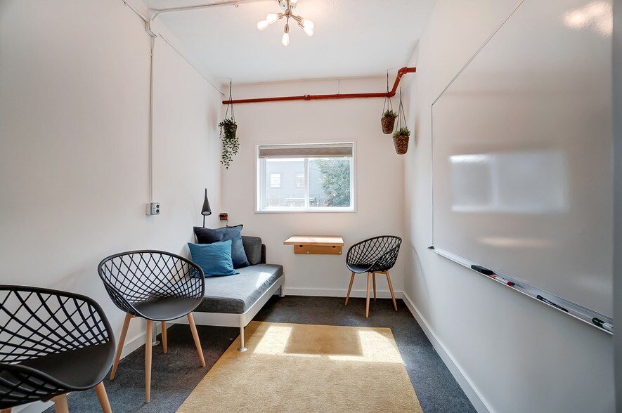 More Photos Of 408 4th Ave, Mason Office For Lease
