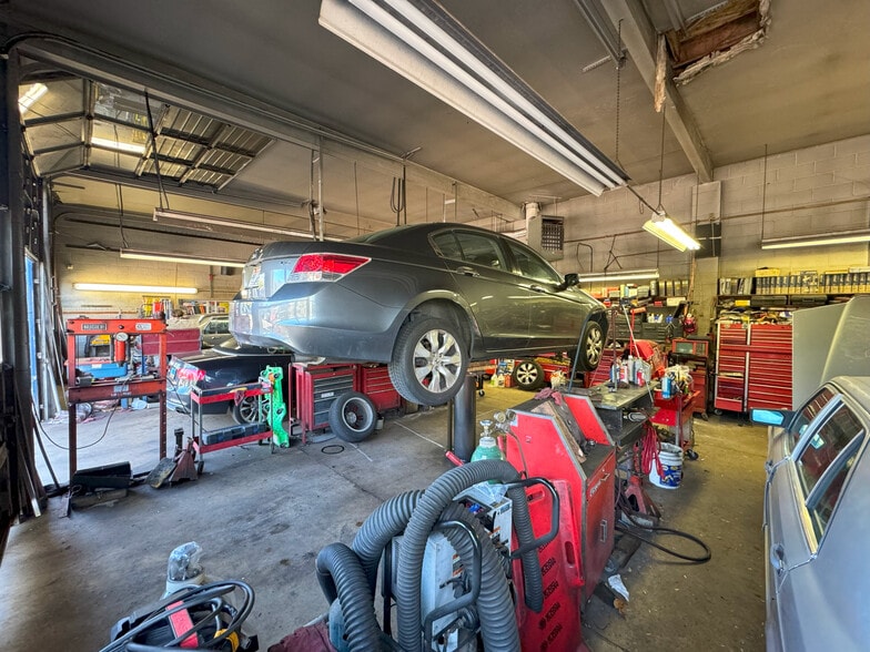 More Photos Of 2048 S Orchard Dr, Bountiful Industrial For Sale