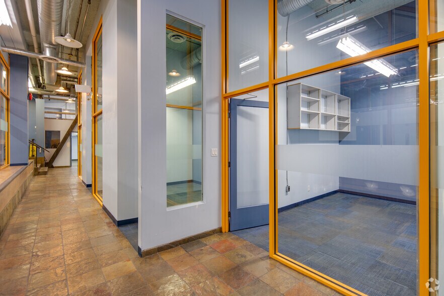 More Photos Of 541-547 Seymour St, Vancouver Storefront Retail Office For Lease