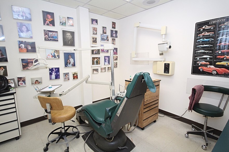 More Photos Of 15 1st St, Staten Island Office For Sale