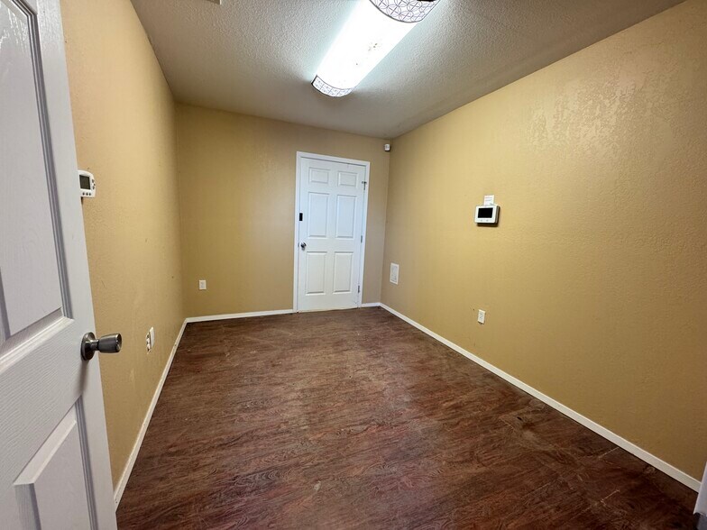 More Photos Of 5504 E County Road 128, Midland Light Manufacturing For Lease