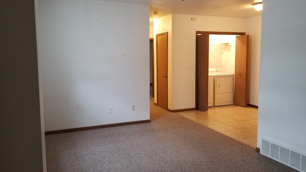 More Photos Of 230 S Dubuque St, Solon Multifamily For Sale
