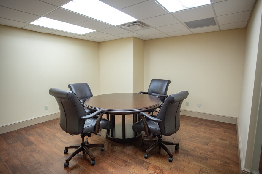 More Photos Of 221 S Knowles Ave, Winter Park Office For Lease