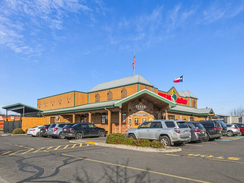 More Photos Of 1060 Valley River Way, Eugene Restaurant For Sale