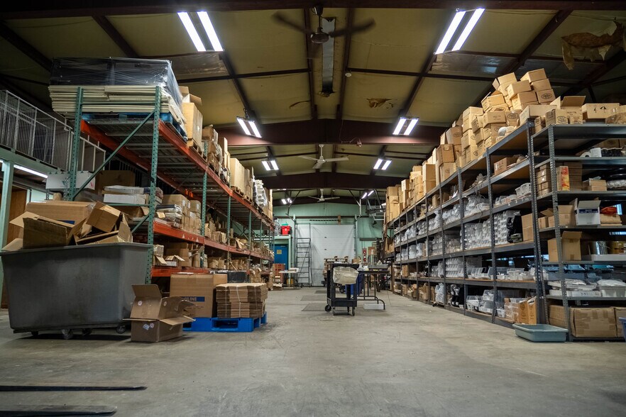 More Photos Of 300 Taugwonk Rd, Stonington Warehouse For Lease