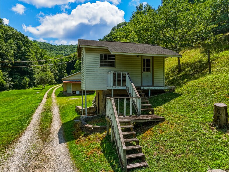More Photos Of 345 Barberry Rd, Ranger Land For Sale