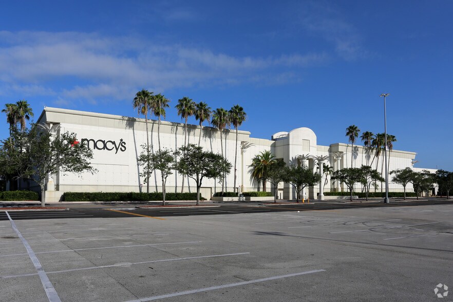 More Photos Of 11401 Pines Blvd, Pembroke Pines Unknown For Lease