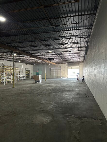 More Photos Of 9300 Southwest Dr, Fort Worth Warehouse For Lease