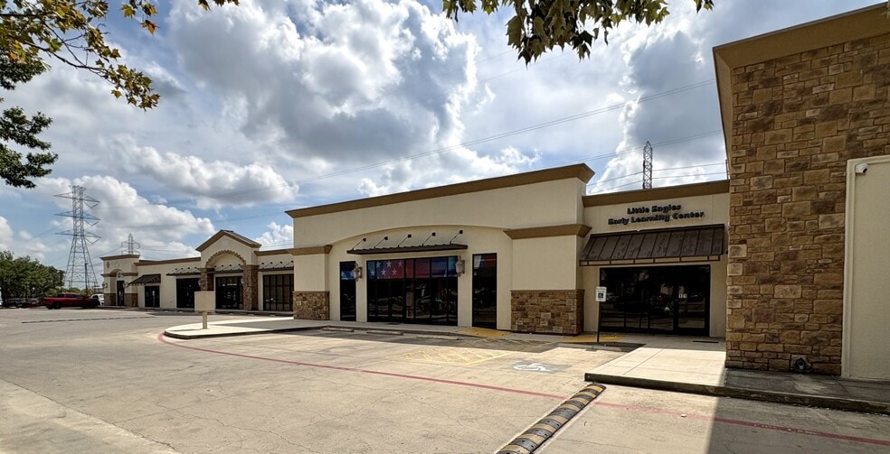 More Photos Of 12002 Bandera Rd, Helotes Unknown For Lease