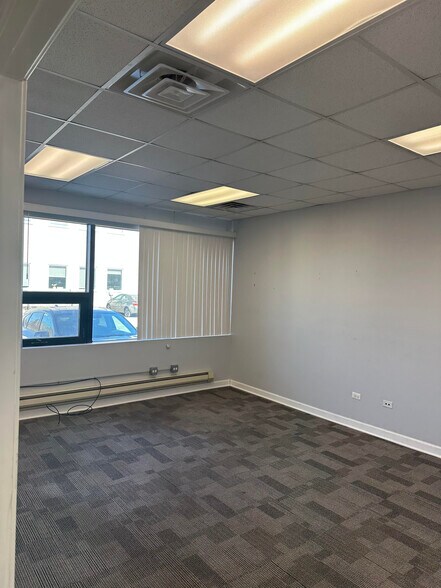 More Photos Of 7300 N Cicero Ave, Lincolnwood Loft Creative Space For Lease