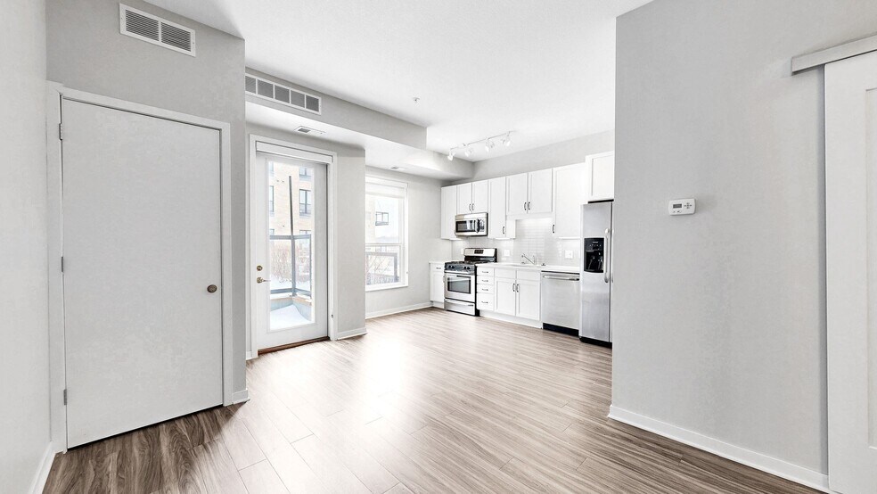 More Photos Of 1700 Plymouth Rd, Minnetonka Apartments For Lease