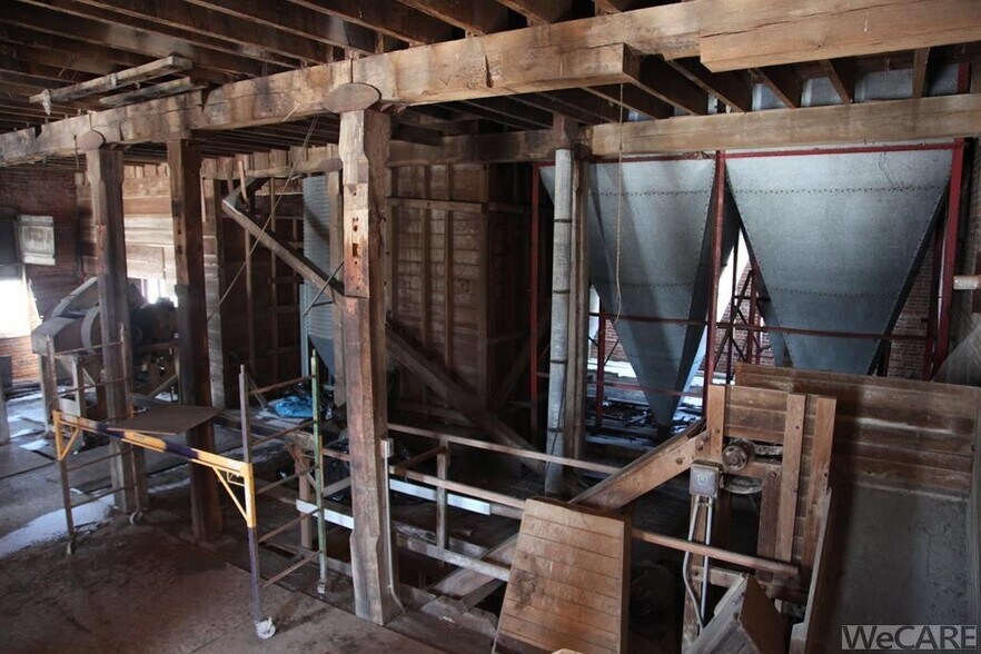 More Photos Of 203 S Main St, Mount Victory Manufacturing For Sale