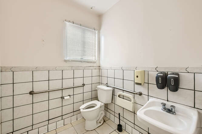 More Photos Of 3874 38th St, San Diego Restaurant For Sale