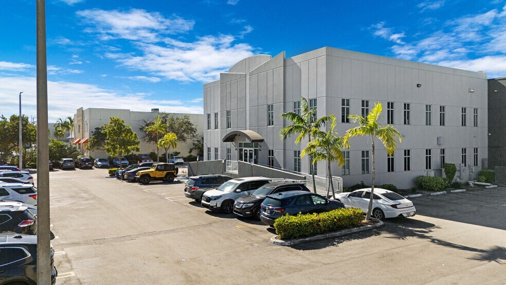 More Photos Of 3500-3508 NW 114th Ave, Miami Warehouse For Lease