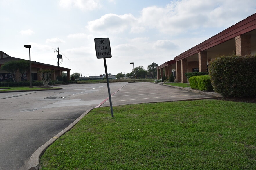 More Photos Of 2503-2510 Westminister St, Pearland Medical For Sale