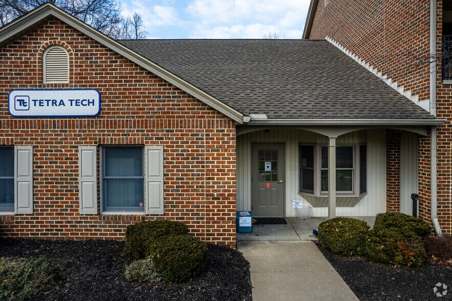 More Photos Of 3600 Brecksville Rd, Richfield Light Distribution For Lease