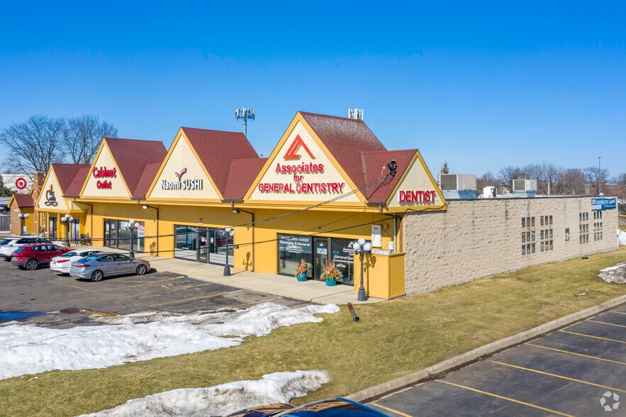 More Photos Of 1307-1313 E Rand Rd, Arlington Heights Freestanding For Lease