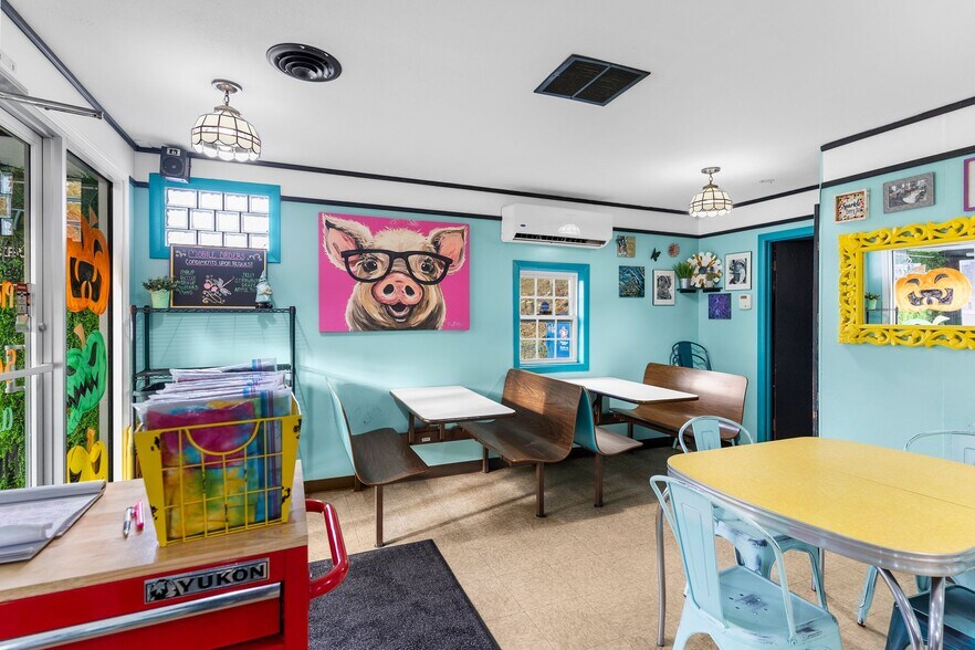 More Photos Of 45 S Walnut St, Sharpsville General Retail For Sale