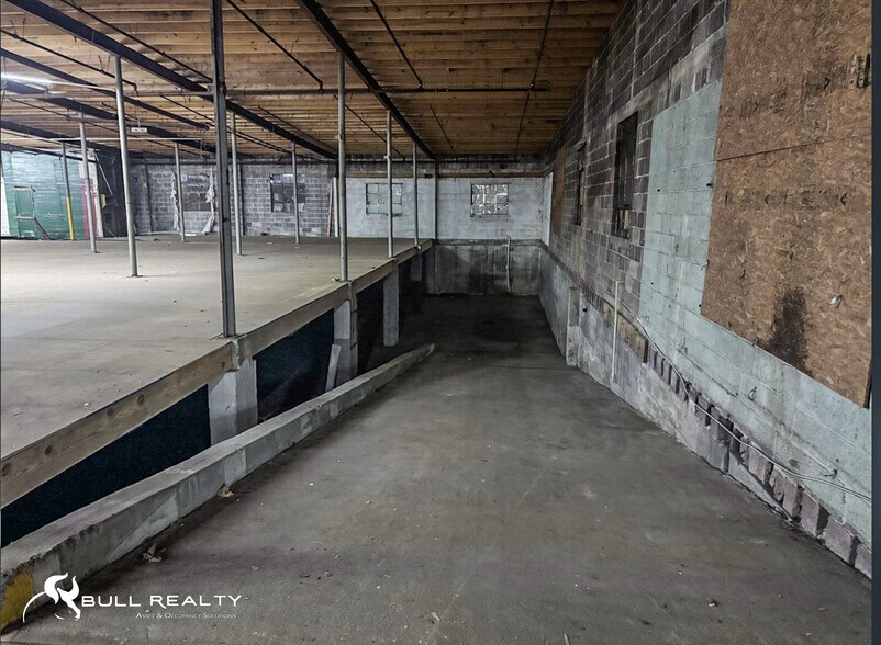 More Photos Of 406 Fourth Ave, Dalton Manufacturing For Sale